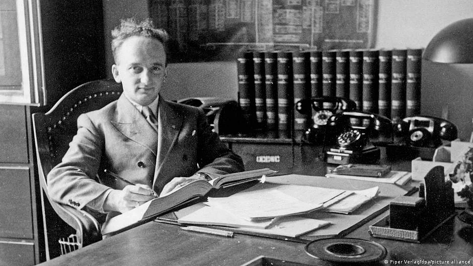Last Nuremberg Trials prosecutor Ben Ferencz dies aged 103