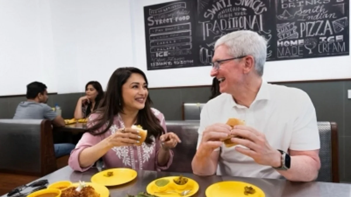 Tim Cook and Madhuri Dixit (IANS Photo)