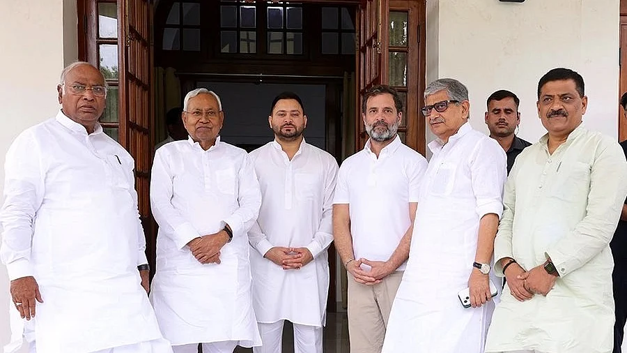 Kharge, Rahul meet Nitish, Tejashwi