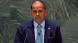 India criticises Pakistan for "baseless & deceitful narratives" on Kashmir at UNGA