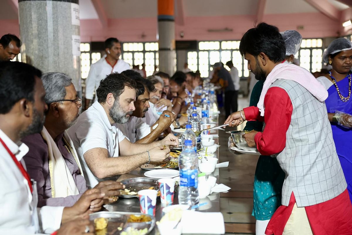 Rahul Gandhi receives prasada after offering prayers at Sangamanatha Temple and Aikya Linga