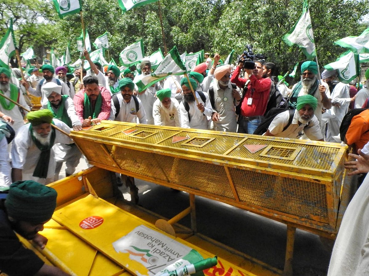 Farmers at Jantar Mantar (NH Photo by Vipin)