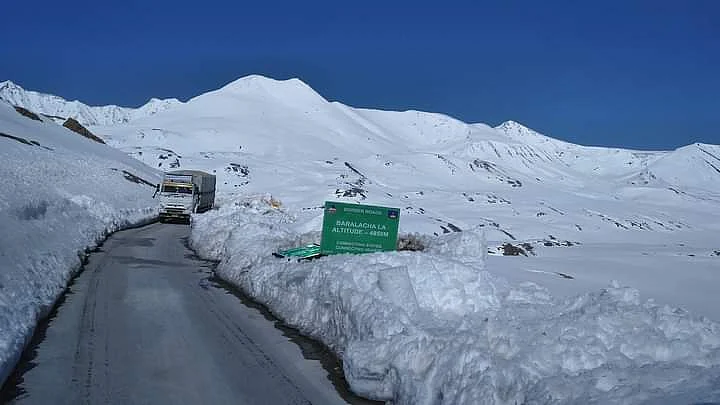 Lahaul Spiti after snowfall (photo courtesy @shubhamtorres09/Twitter)