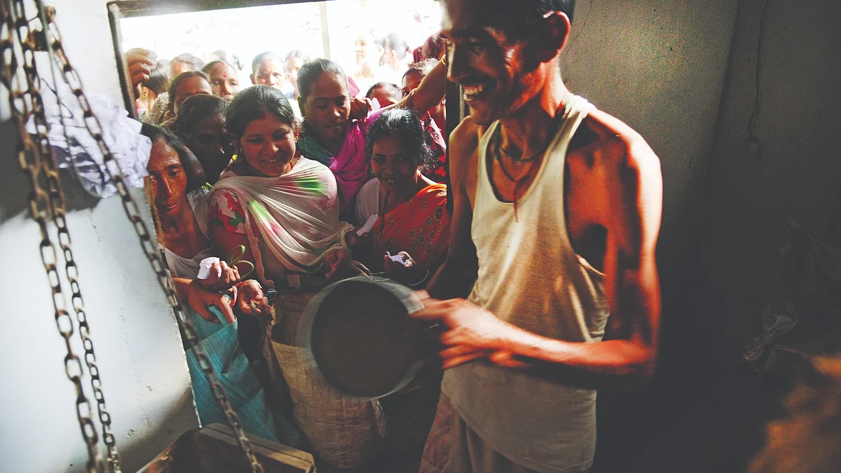 Ration distribution by the state government for tea garden workers at Bagracote Tea Garden, Dooars, India, on 2 November 2015 (photo: Indranil Bhoumik/Mint via Getty Images)