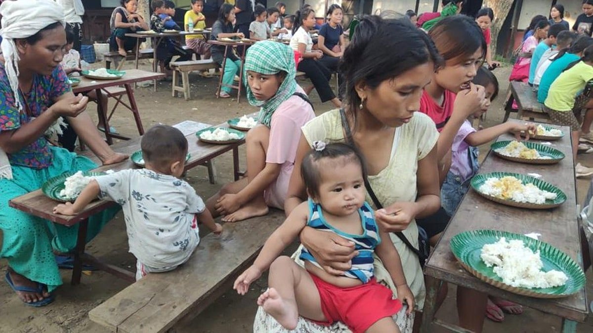 Displaced people from Manipur at a refugee camp (photo courtesy: @Bibles4TheWorld/Twitter)
