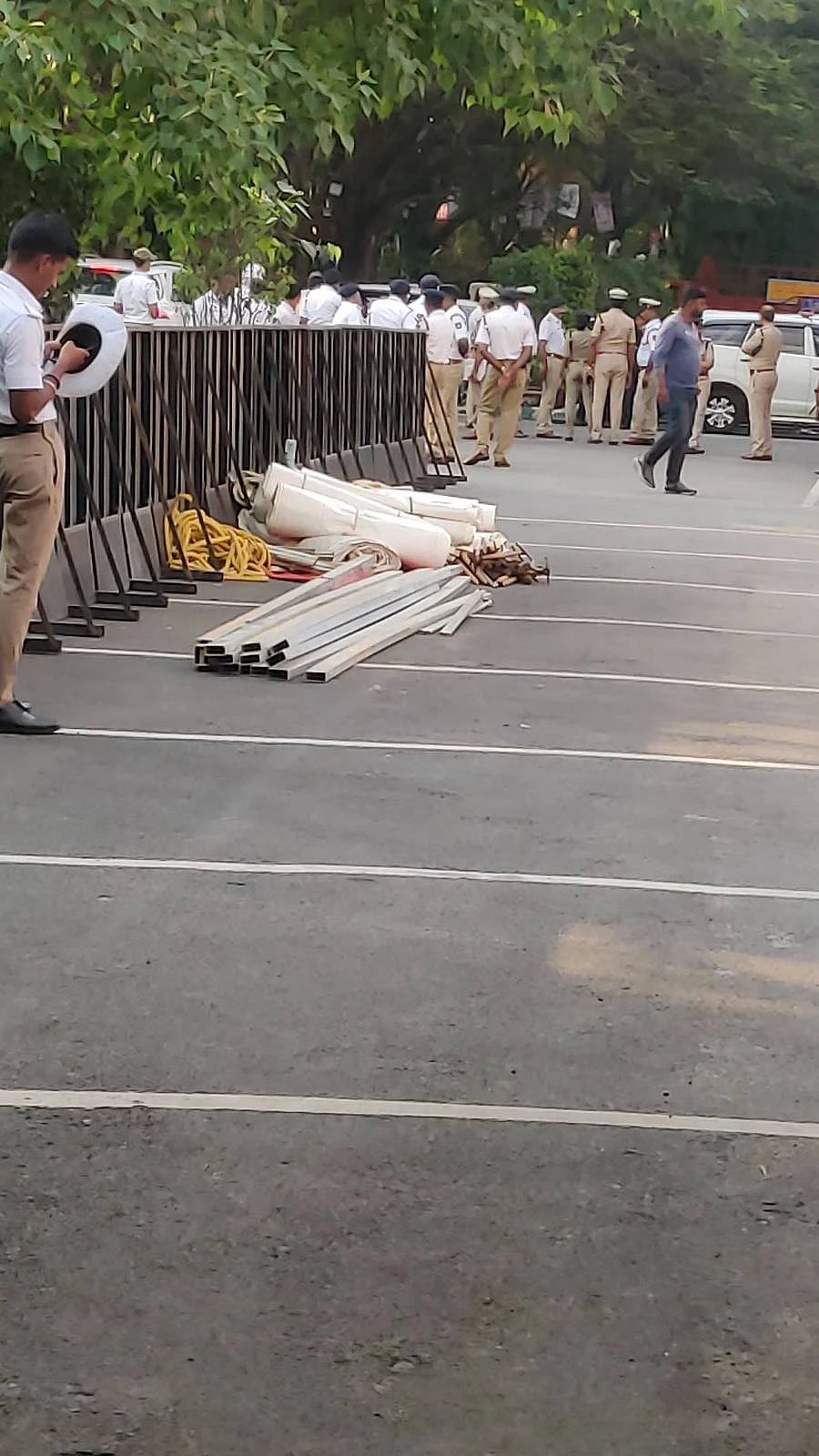 Traffic control barricades set up outside Kanteerava (photos: Rishitha Shetty/National Herald))