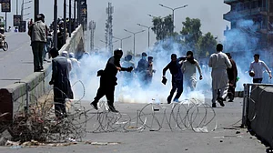 PTI supporters held massive protests across Pakistan since Imran Khan's arrest. (Photo: DW)