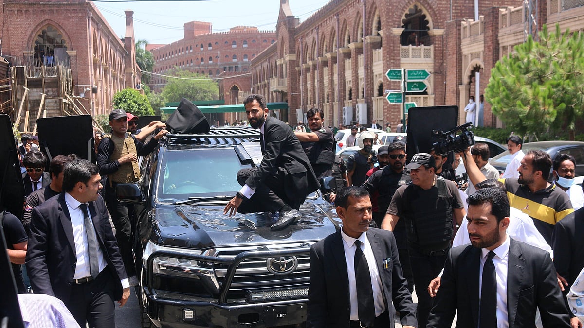 Imran Khan arrives at Lahore High Court amid heavy security (All Photos: Rana Irfan Ali/Anadolu Agency via Getty Images)