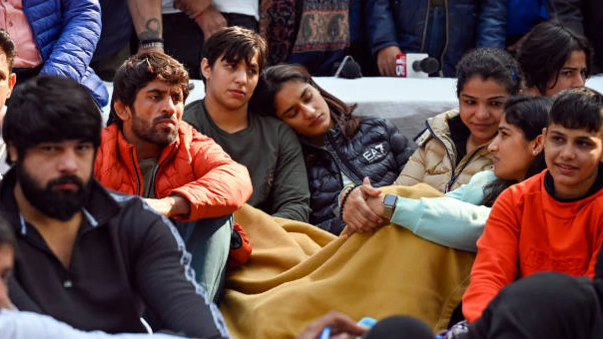 Indian wrestler Vinesh Phogat, Sakshi Malik, Bajrang Punia and others during their protest against the Wrestling Federation of India (Getty Images)