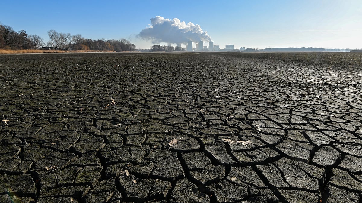 Cracked earth (Photo: Getty Images)