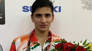 Sachin makes winning start on World Championships debut