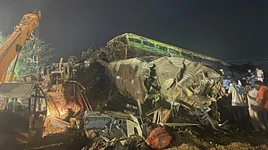 The Odisha triple train crash (photo courtesy @Anand_Journ/Twitter)