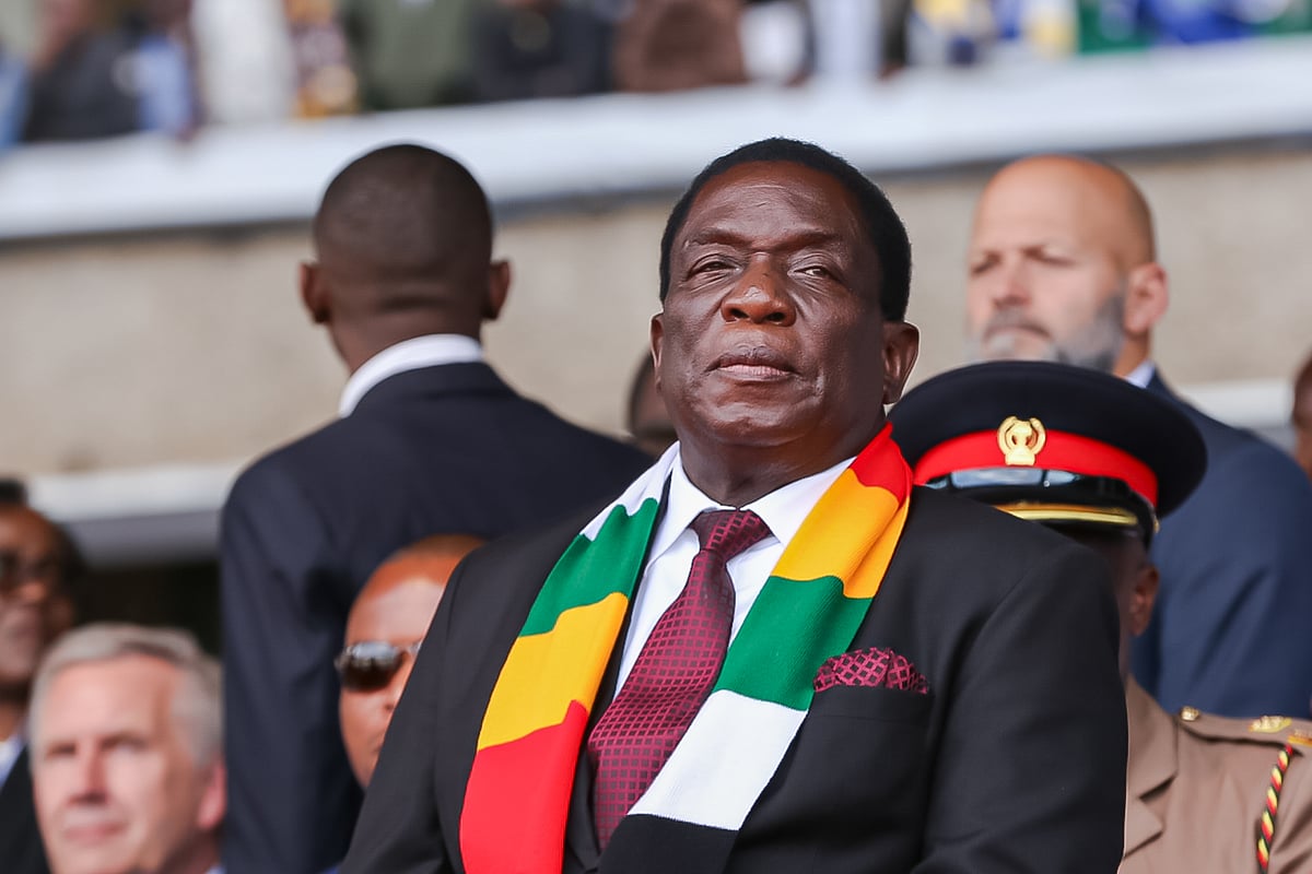 Zimbabwe outlaws criticism of government ahead of elections