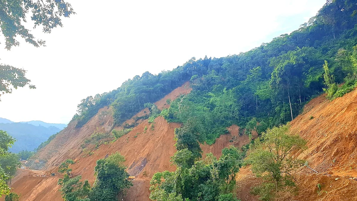 Landslides in Arunachal Pradesh (photo courtesy @EasternSentinel/Twitter)