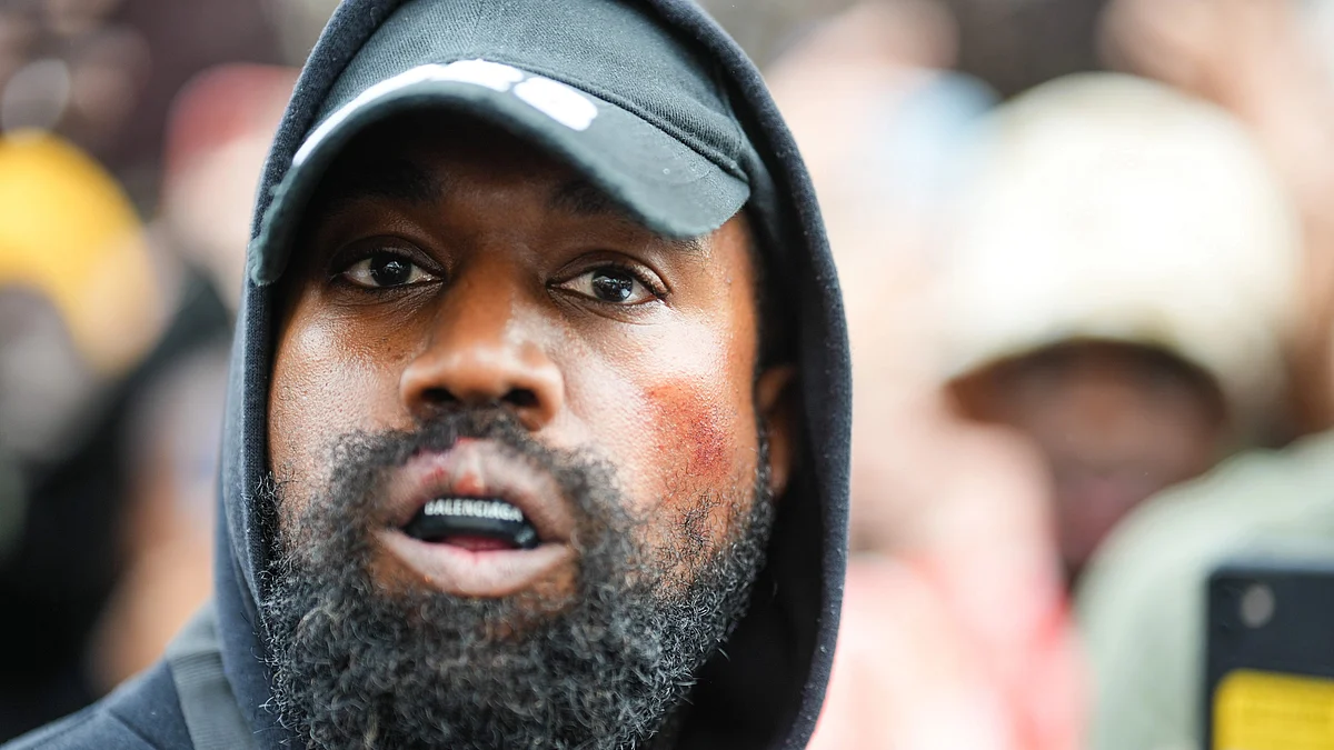 Kanye West is seen wearing a Balenciaga boxing mouthguard (photo: Getty Images)