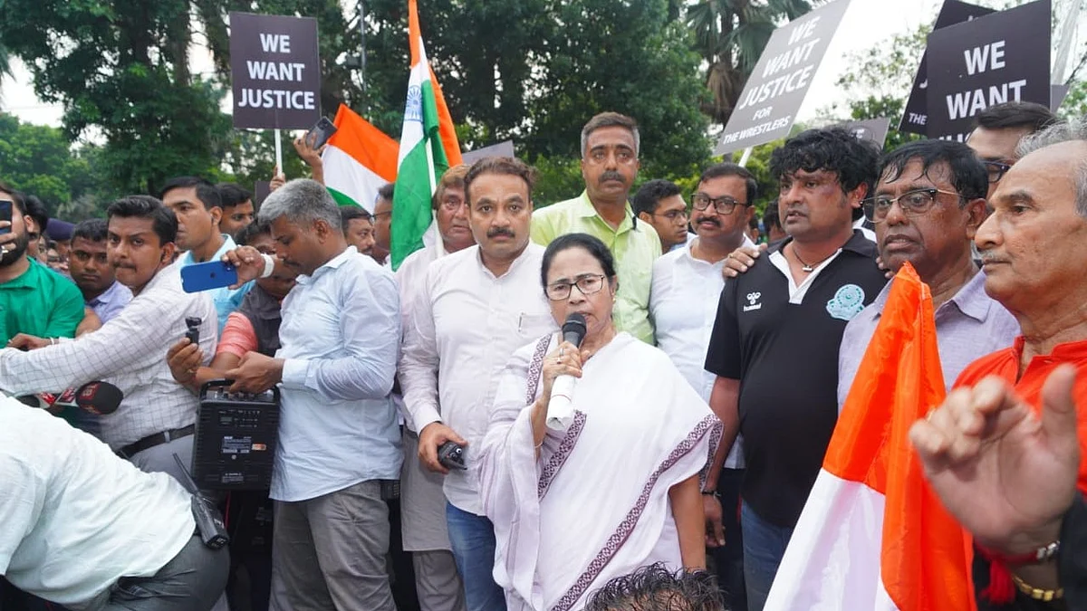 Mamata Banerjee takes to the street in support of the protesting wrestlers (photo courtesy @AITCofficial/Twitter)