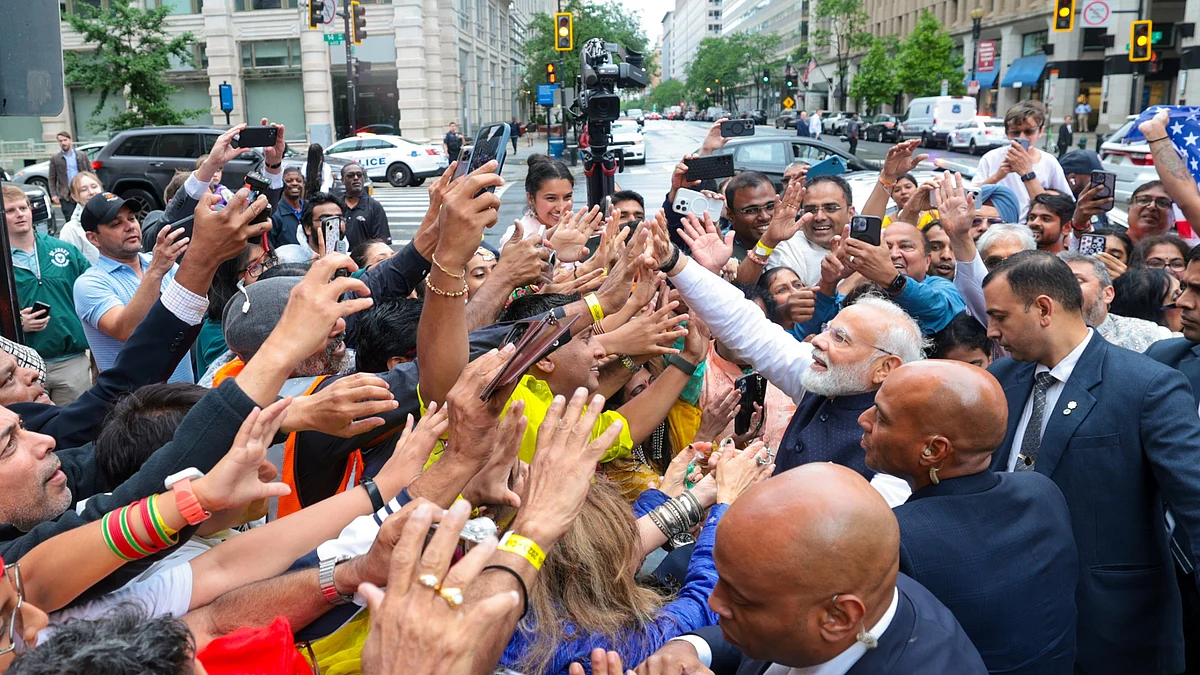 PM Narendra Modi being welcomed by the Indian community in Washington, DC, 21 June 2023 (Photo: PIB)
