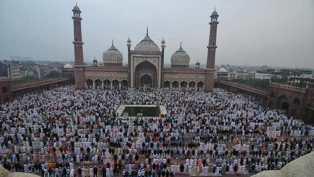 Devotees offering 'namaz' at Jama Masjid on Eid al-Adha (photo: Vipin/National Herald)