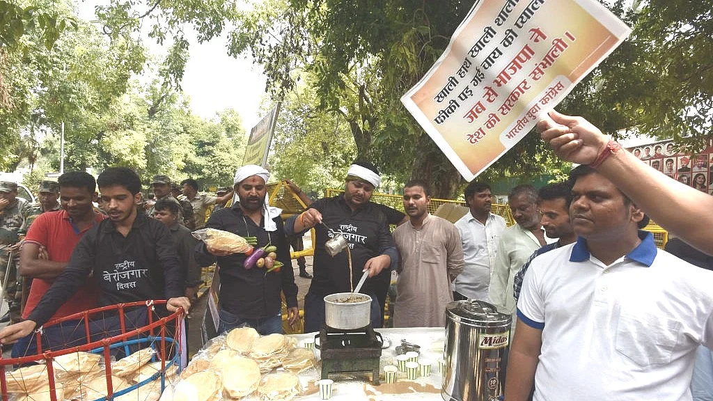 Youth Congress members across the country observed PM Narendra Modi's birthday as 'Berozgari Diwas', 17 September 2022 (Photo: Getty Images)
