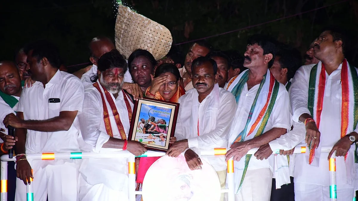 Telangana Congress workers (photo courtesy: @INCTelangana/Twitter)