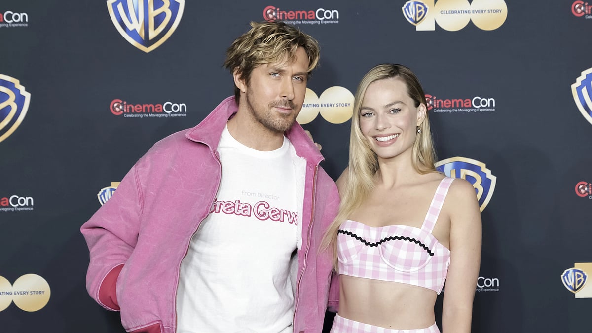 Ryan Gosling and Margo Robbie attend the red carpet promoting the upcoming film "Barbie" at the Warner Bros. Pictures Studio  (photo: Getty Images)