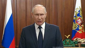 Putin warns attacks on Russian territory dragging Ukraine war into global dimension