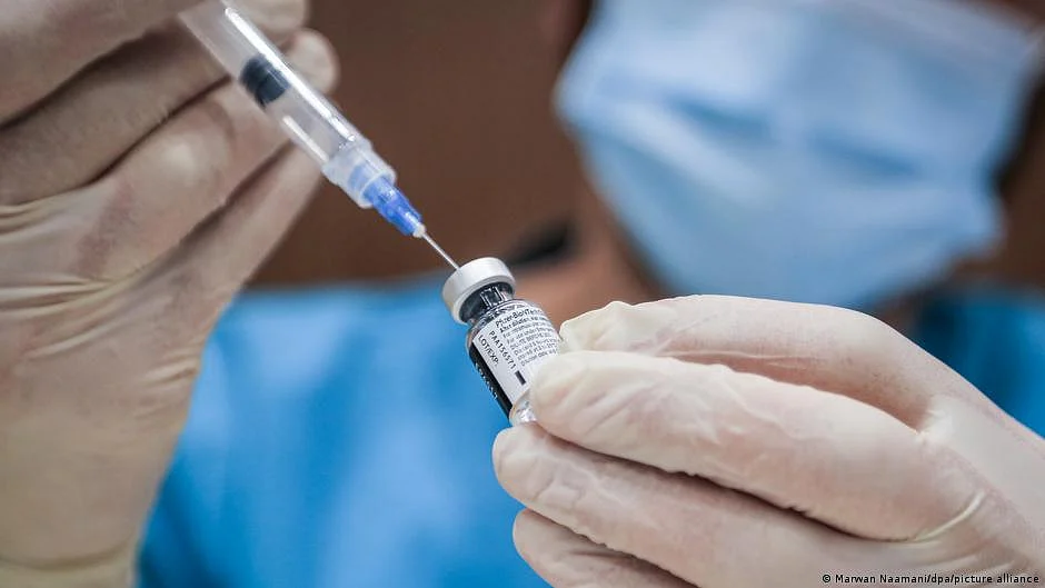 Representational photograph showing a vaccine being administered (photo: NH photo)