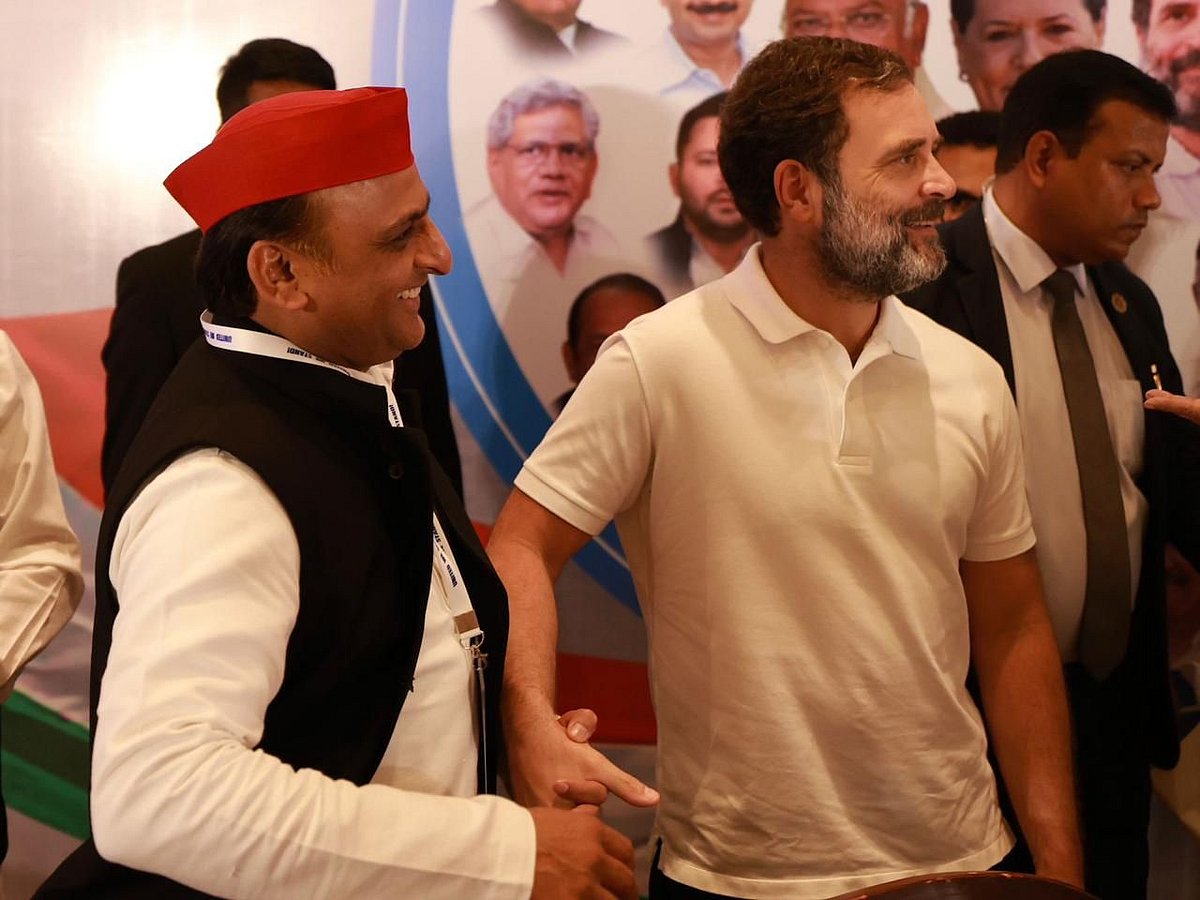 Akhilesh Yadav and Rahul Gandhi (photo: Indian National Congress)