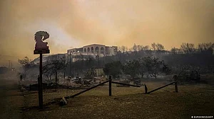Greece: Rhodes wildfire forces thousands to flee