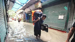Yamuna level in Delhi continues to rise, evacuation underway