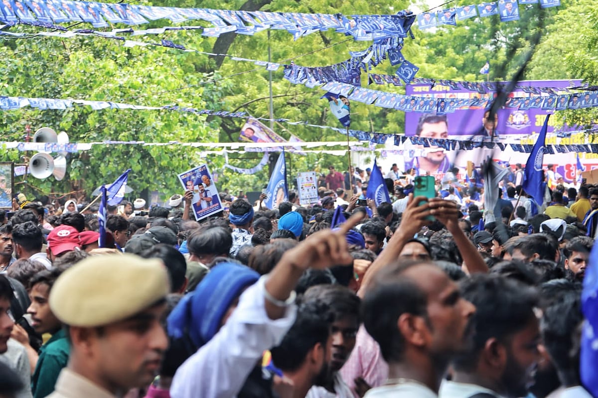 Bhim army supporters with flags and banners (Photo: Vipin/National Herald)