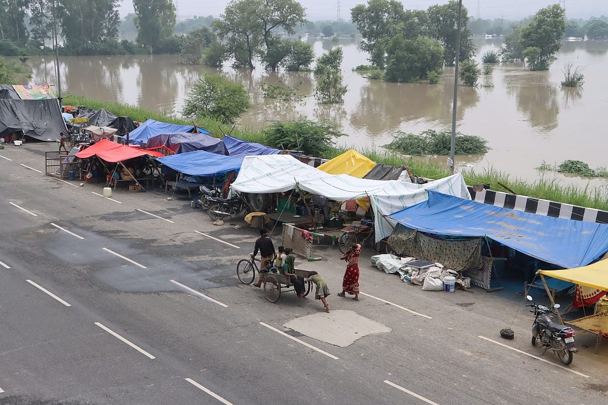 Affected low-lying areas on Yamuna's bed (Photo: Vipin/National Herald)