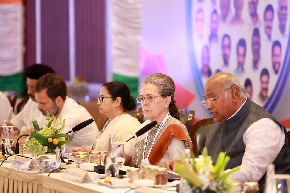Will the INDIA bloc get its seat-sharing act together in West Bengal? (file photo)