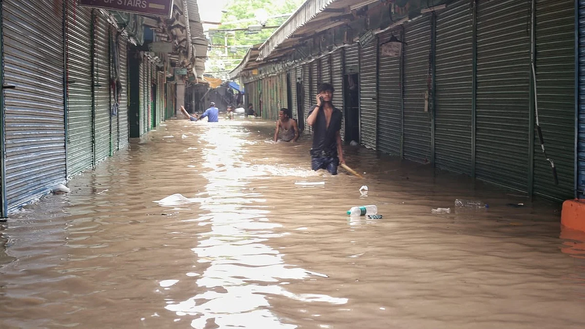Flooded alley in Majnu Ka Tila in Delhi on Wednesday, July 12. (photo: Vipin/National Herald)