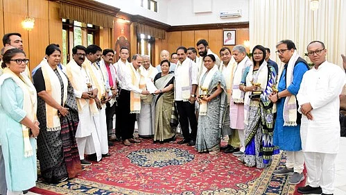 INDIA MPs with Manipur governor (Photo: IANS)