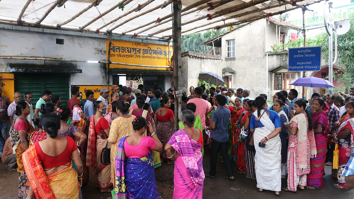 People are queuing at a polling station in West Bengal's 'Panchayat' or local elections, on the outskirts of Kolkata, India, on July 8, 2023 (Photo by Debajyoti Chakraborty/NurPhoto via Getty Images)