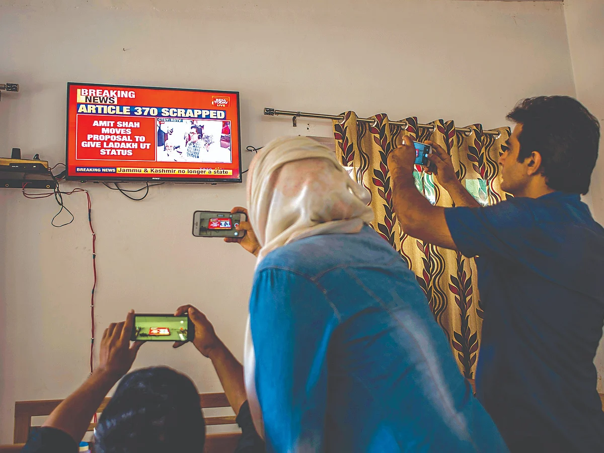 We don’t have the luxury of 
navel-gazing: Kashmiri poet Ather Zia