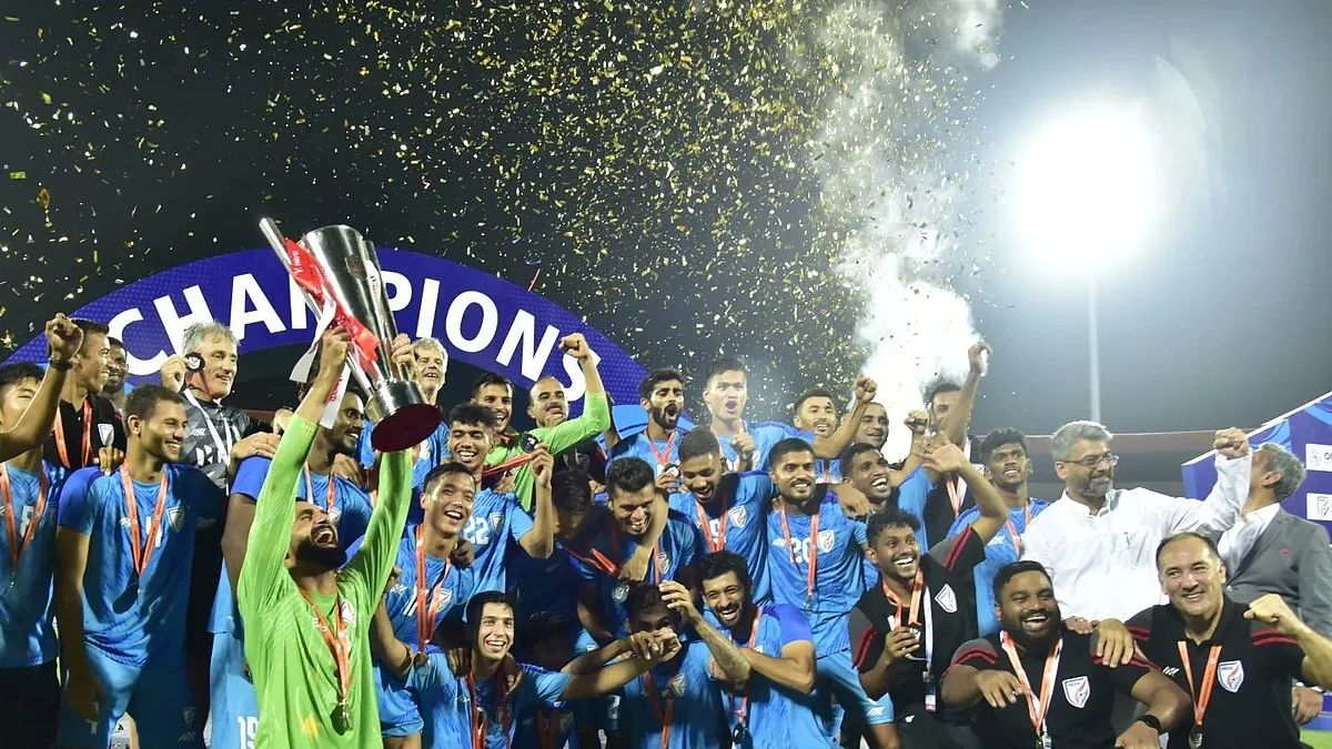 The Indian men's football team rejoices with the SAFF Cup at Bengaluru’s Sree Kanteerava Stadium on Tuesday, July 4. (photo courtesy: @IndianFootball/Twitter)