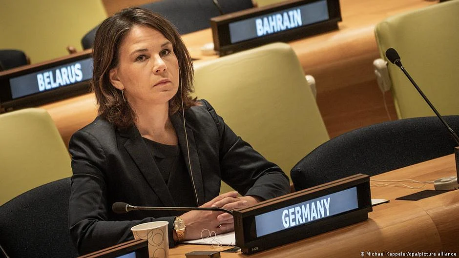  Baerbock accused Putin of, "once again using hunger as a weapon against the entire world" (Photo: DW)