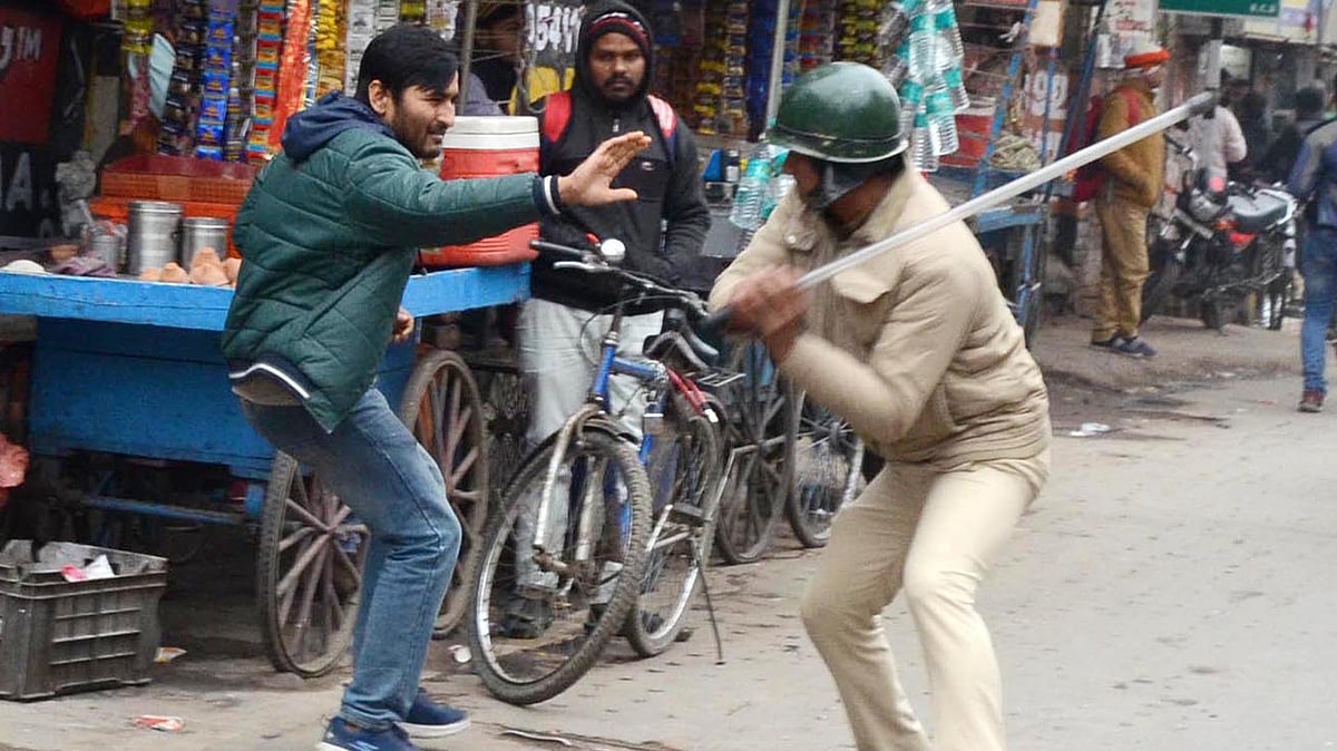 Solapur Police lathi-charge Sambhaji Bhide supporters