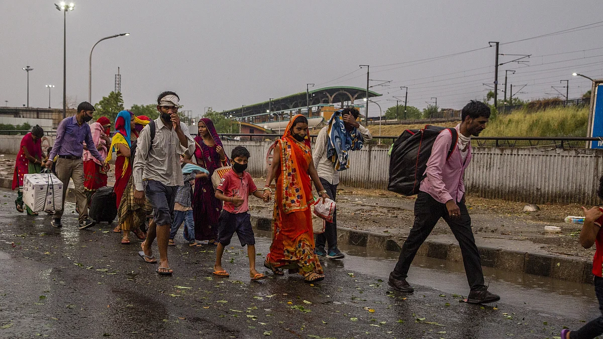 Representative image of migrant workers leaving (Photo: Getty Images)