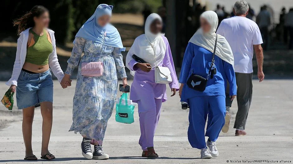 Representative image of women wearing hijab (Photo: DW)