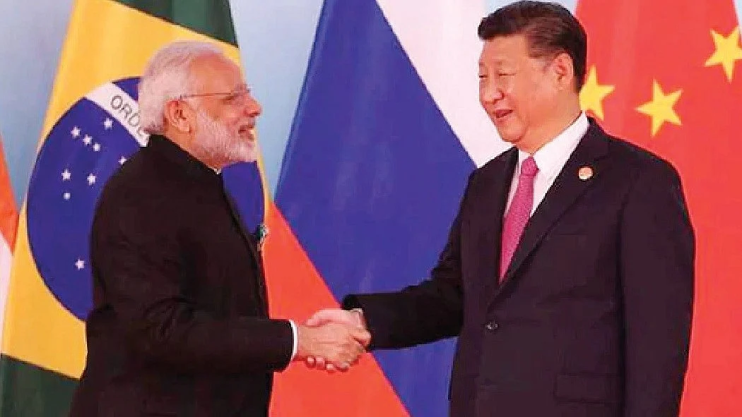Chinese President Xi Jinping with Prime Minister Narendra Modi (Photo: National Herald Archives)
