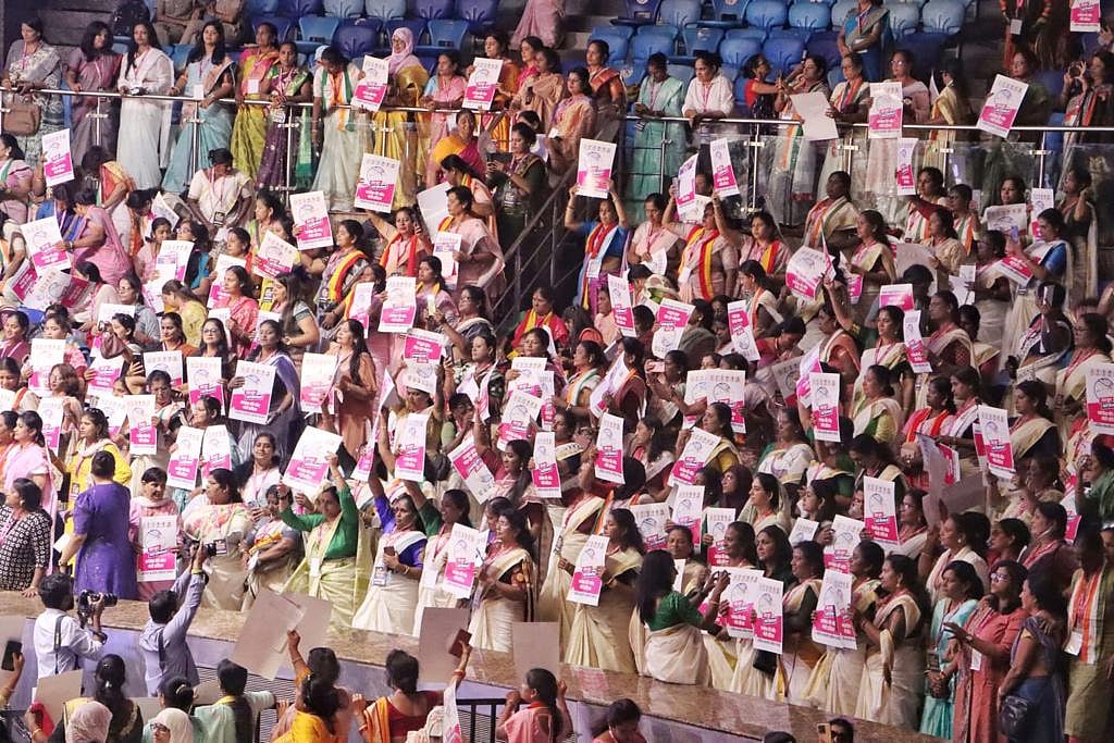Women party workers holding leaflet at the two day Congress conference (photo: National Herald/Vipin)