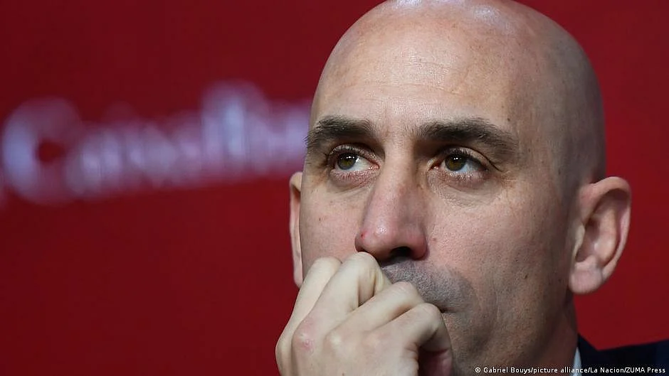 Spain's football federation asks Rubiales to resign over kiss (photo: DW)