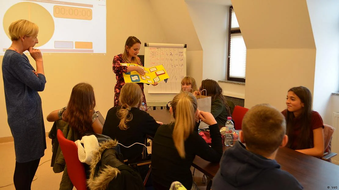 Young people attend a workshop entitled 'Germans in Poland' organized by the Association of German Social Cultural Societies in Polan (Photo: DW)