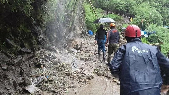 Kedarnath floods (Photo: @SaharaSamayNews/Twitter)