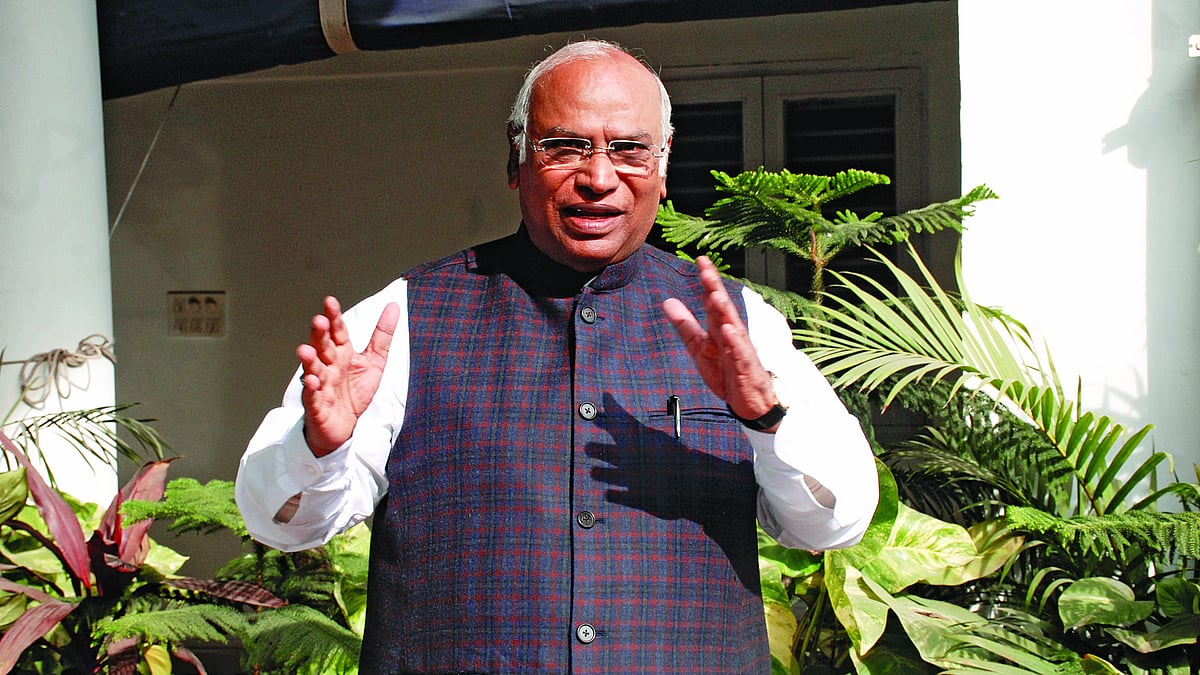 Modi govt has rendered country's health system 'sick': Kharge