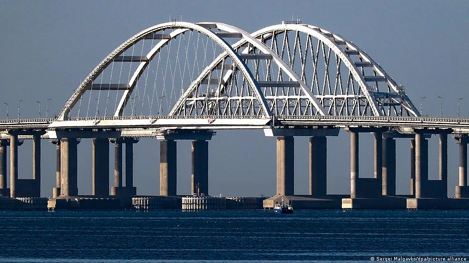 As a precaution, traffic on the bridge was closed for three hours (Photo: DW)