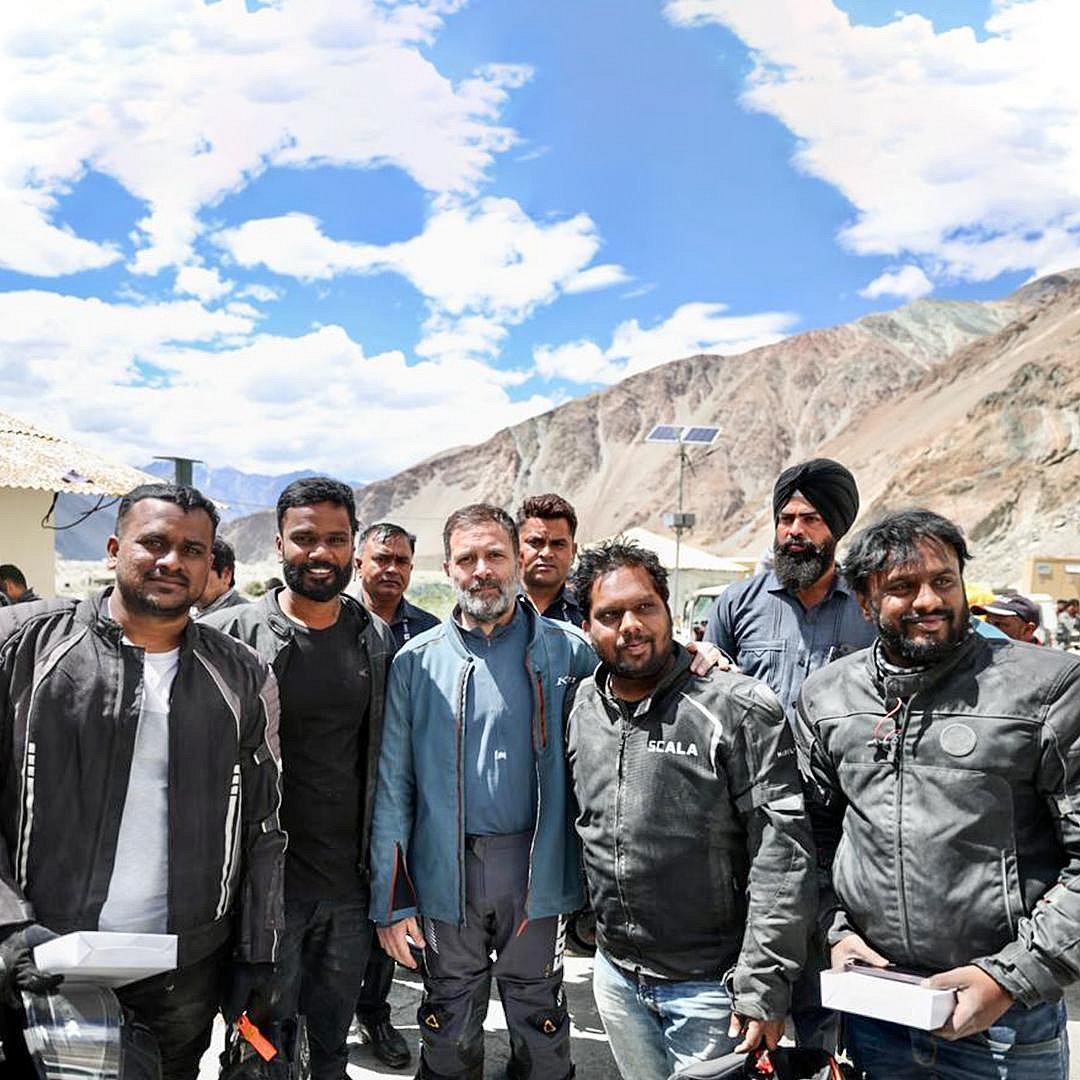 Meeting fellow bikers on his trip, Rahul was happy to pose for photos with them (photo: Indian National Congress)